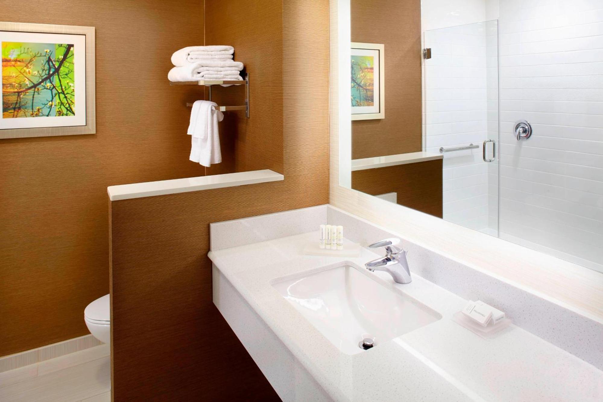 Fairfield By Marriott Inn & Suites Wheeling At The Highlands Triadelphia エクステリア 写真